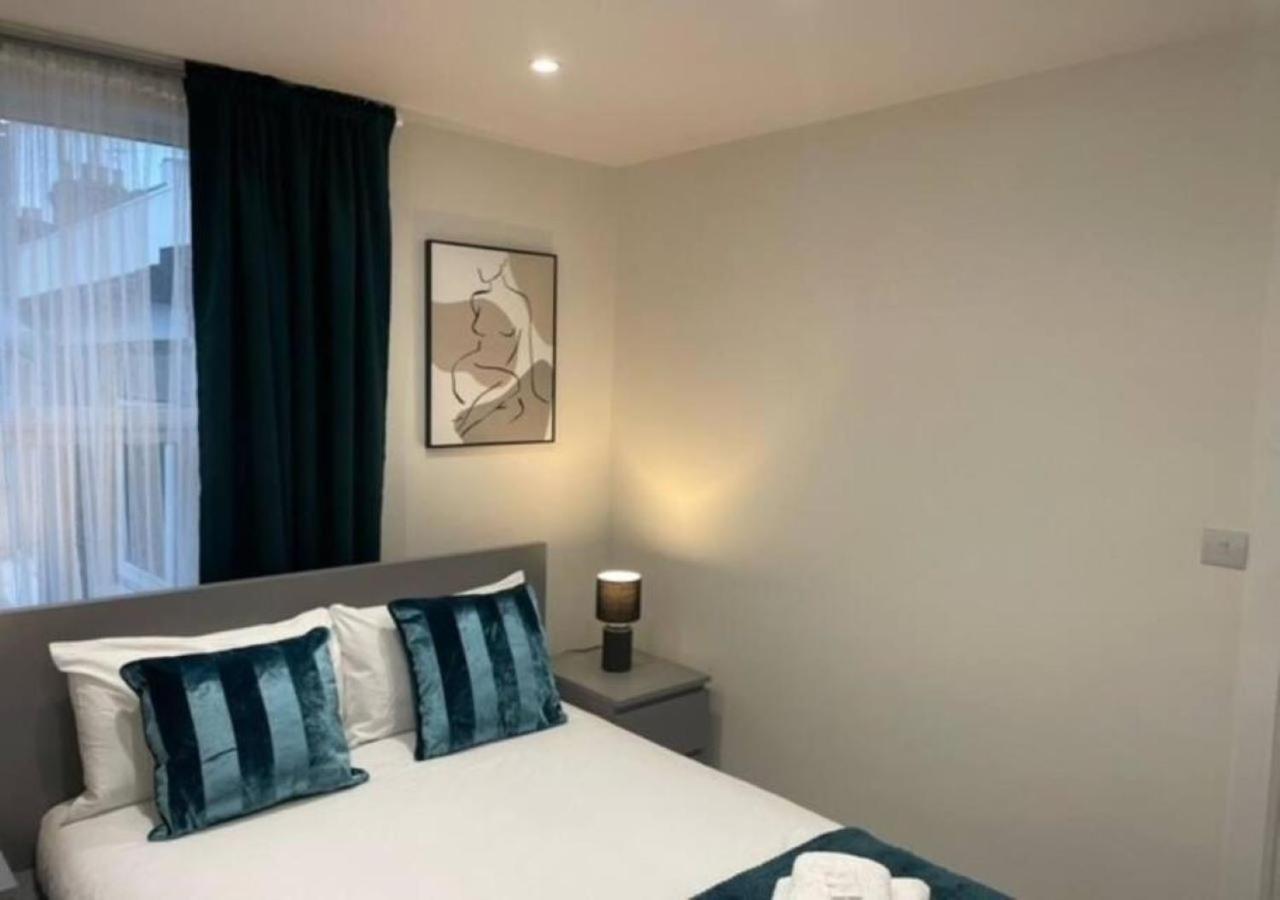 2 Bedroom Serviced Apartment # Лондон Экстерьер фото